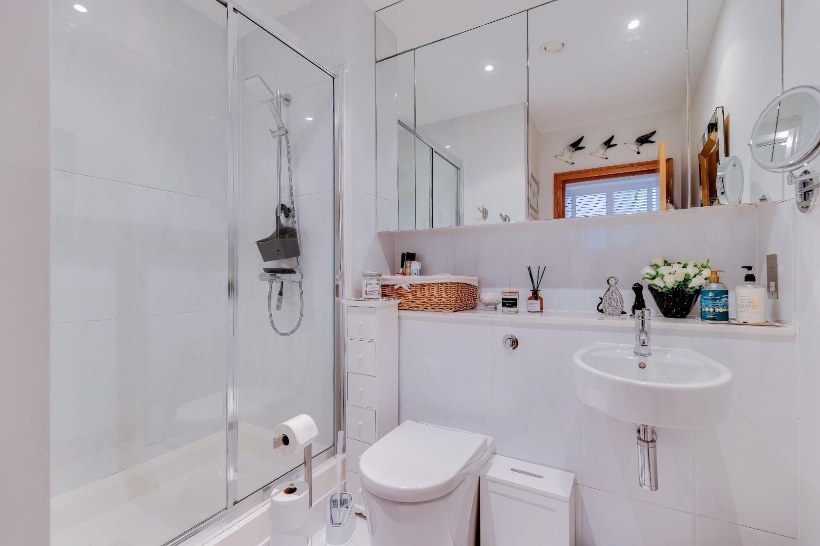 111 Headlands, Hayes Point, Sully, CF64 5QH